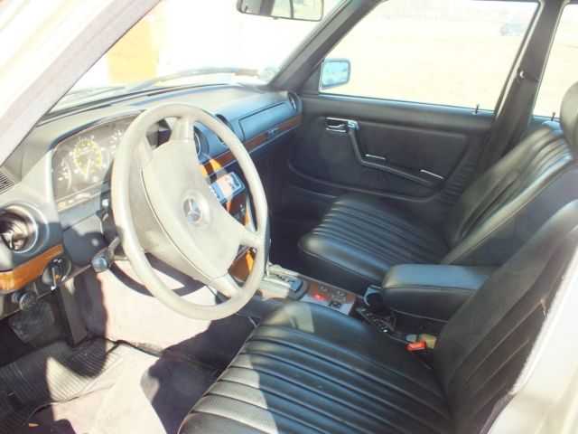 1984 Mercedes-Benz 300-Series 4S - photo 9