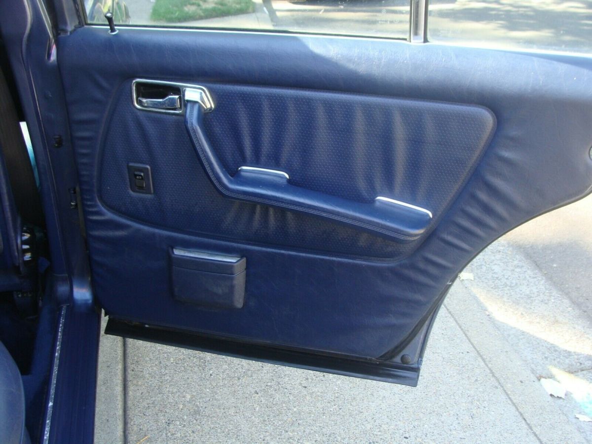 1984 Mercedes-Benz 300-Series - photo 8