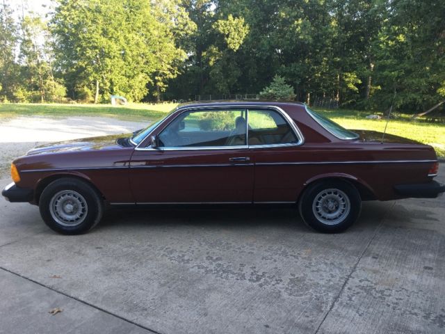 1984 Mercedes-Benz 300-Series - photo 2