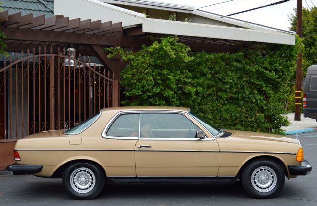 1984 Mercedes-Benz 300-Series 2 door coupe - photo 4