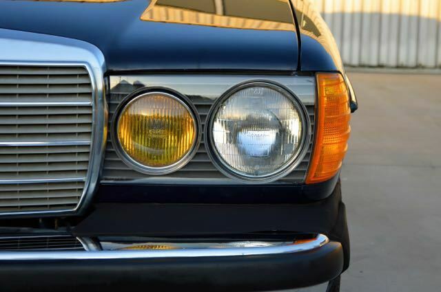 1984 Mercedes-Benz 300-Series 2 door pillar less coupe - photo 11