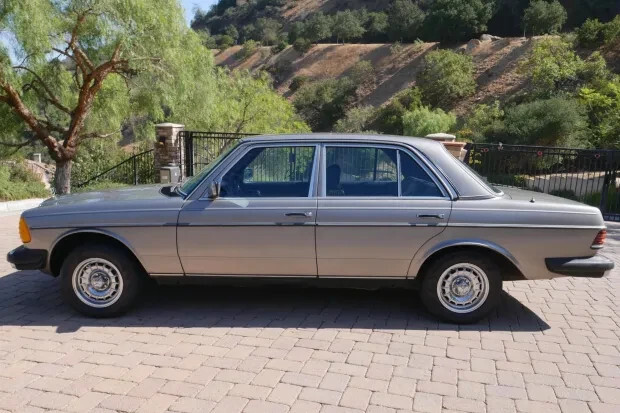1984 Mercedes-Benz 300-Series - photo 3
