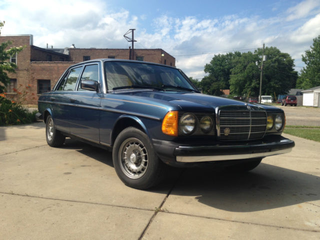 1984 Mercedes-Benz 300-Series