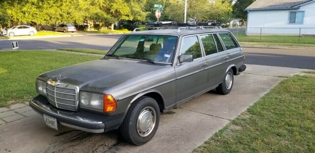 1984 Mercedes-Benz 300-Series U.S. Model - photo 2
