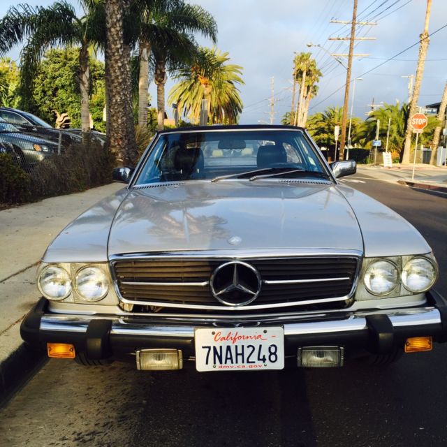 1984 Mercedes 380 SL Automatic, Astral Grey exterior, Blue interior 1984 Mercedes-Benz SL-Class convertible 2 doors