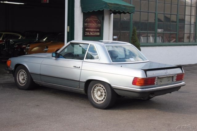 1984 Mercedes-Benz SL-Class convertible - photo 2
