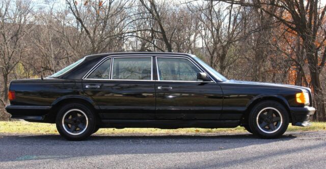 1984 Mercedes-Benz 500-Series