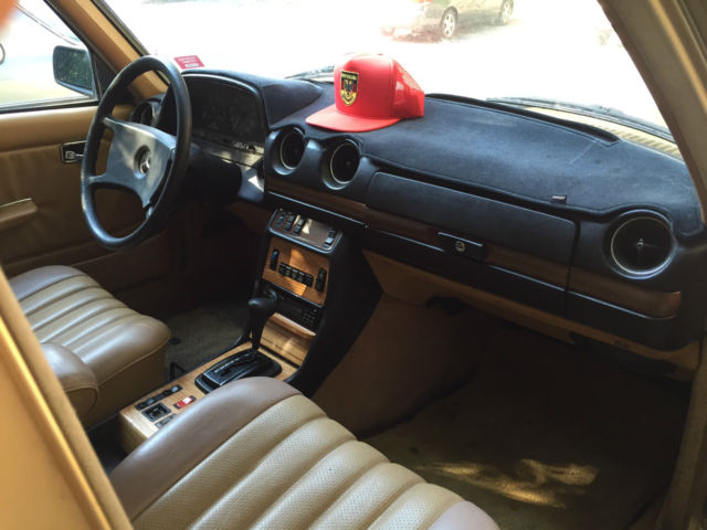 1980 Mercedes-Benz 200-Series 230TE Wagon - photo 9