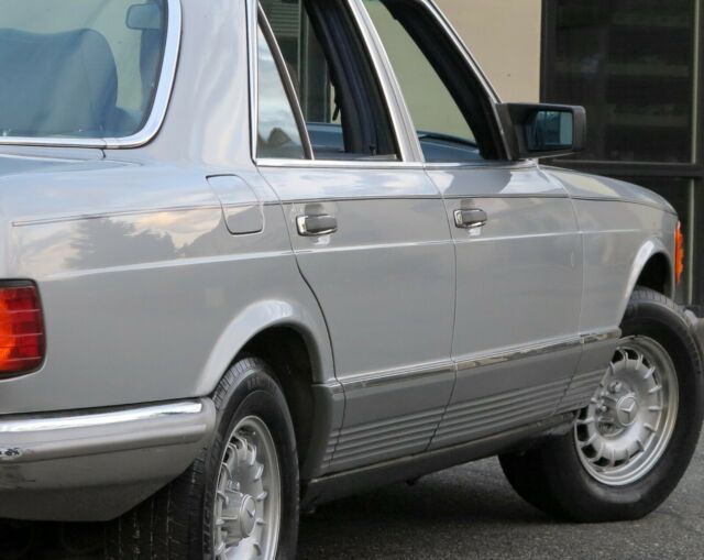1984 Mercedes-Benz 200-Series 280SE - photo 12