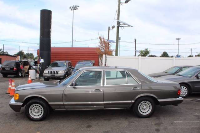 1984 Mercedes-Benz S-Class 300 SD 4dr Turbodiesel Sedan
