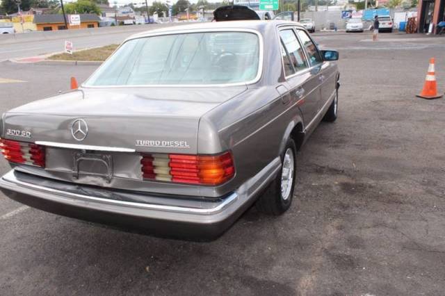 1984 Mercedes-Benz S-Class 300 SD 4dr Turbodiesel Sedan - photo 10