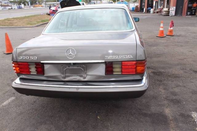 1984 Mercedes-Benz S-Class 300 SD 4dr Turbodiesel Sedan - photo 11