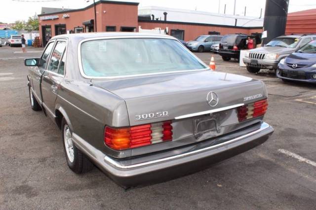 1984 Mercedes-Benz S-Class 300 SD 4dr Turbodiesel Sedan - photo 13
