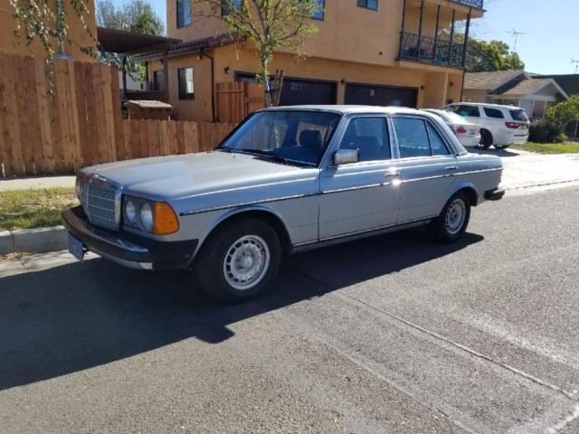 1984 Mercedes-Benz 300 D, 300 TURBO DIESEL ,AUTOMATIC TRANSMISSION 1984 Mercedes-Benz 300-Series 300D