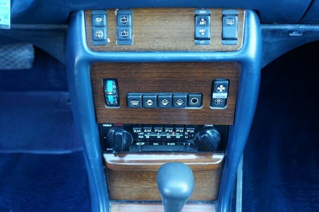1984 Mercedes-Benz 300-Series 300TD-T  RUNS AND DRIVES GREAT SUPER CLEAN - photo 5