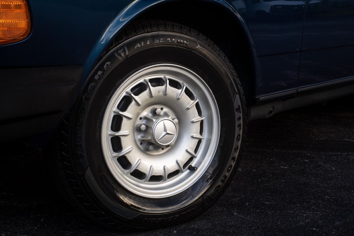 1984 Mercedes-Benz 300-Series CDT - photo 10