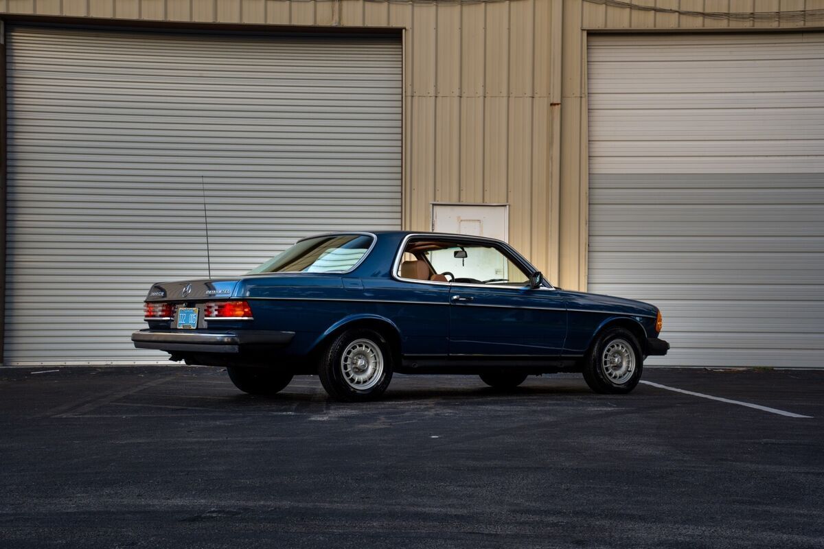 1984 Mercedes-Benz 300-Series CDT - photo 3
