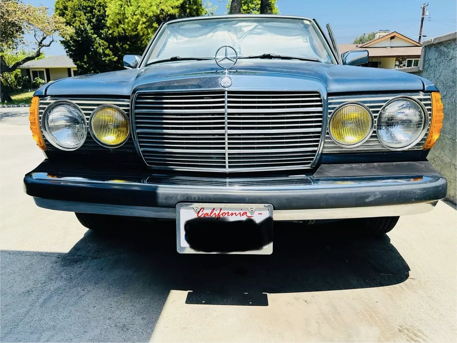 1984 Mercedes-Benz 300-Series Blue DT 1984 Mercedes-Benz 300-Series DT