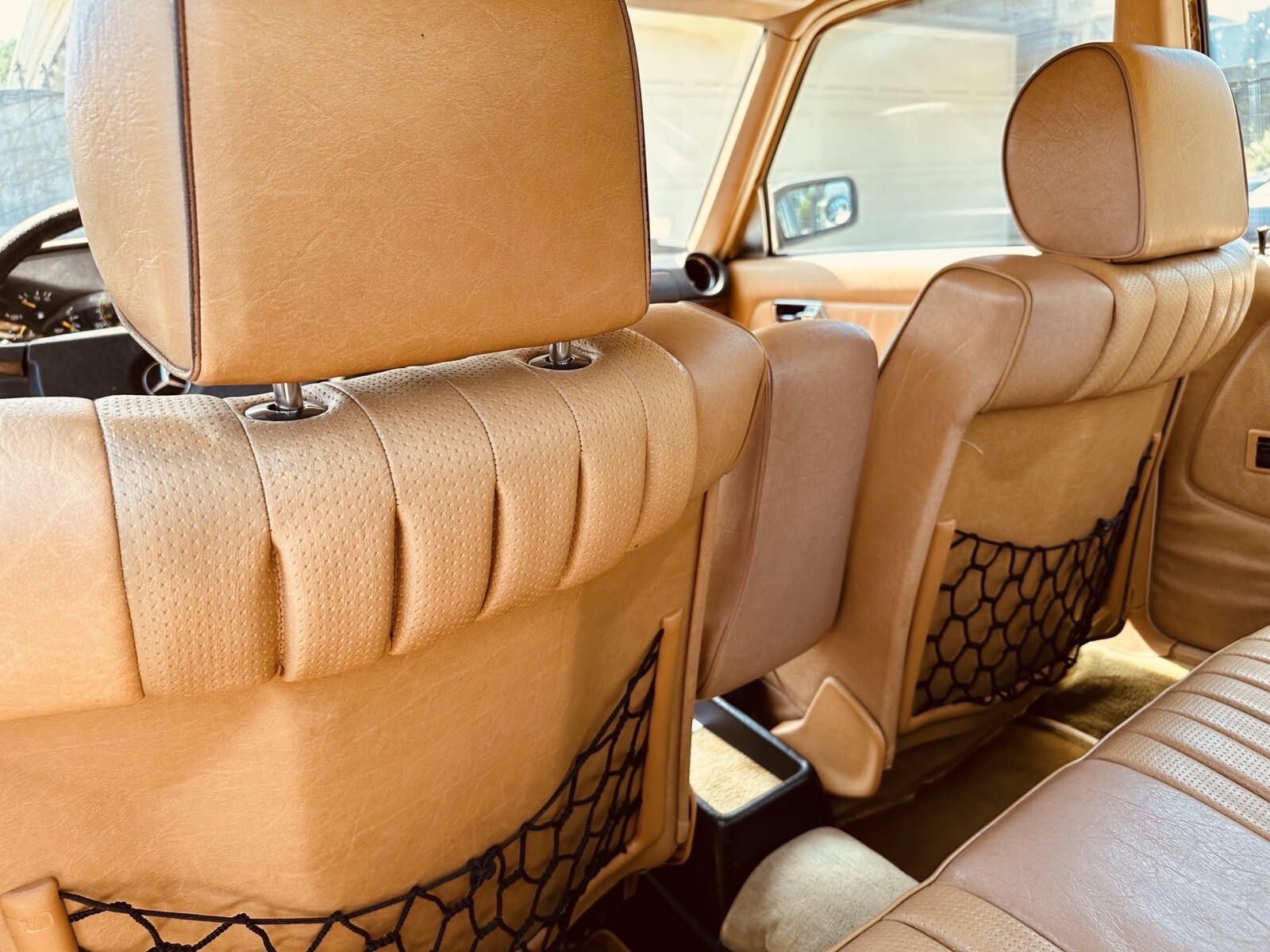 1984 Mercedes-Benz 300-Series DT - photo 11