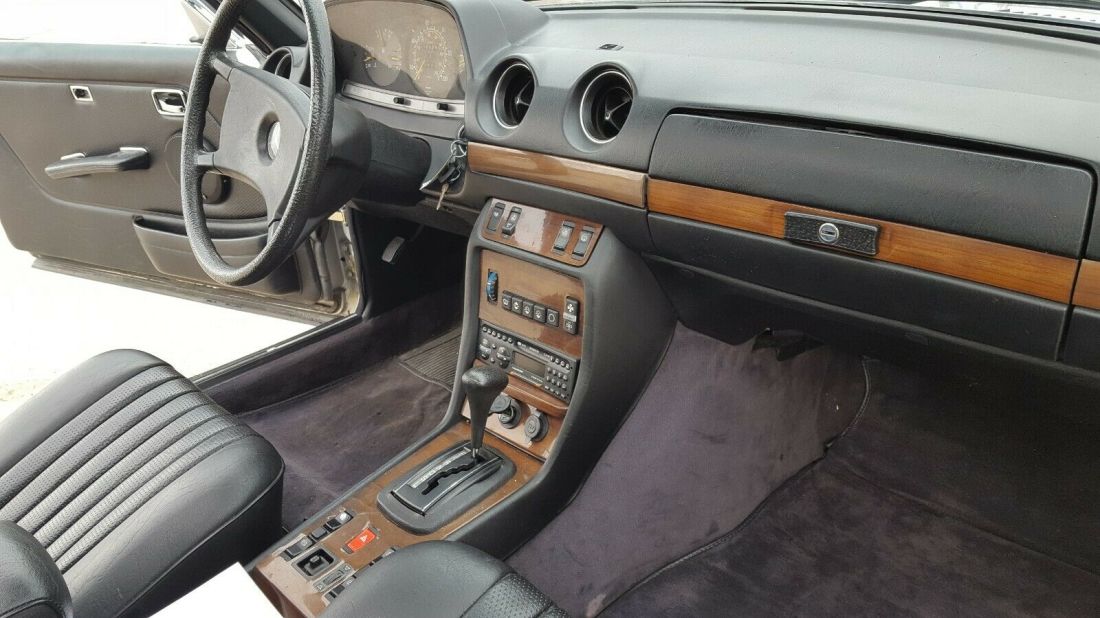 1984 Mercedes-Benz 300-Series CDT - photo 13