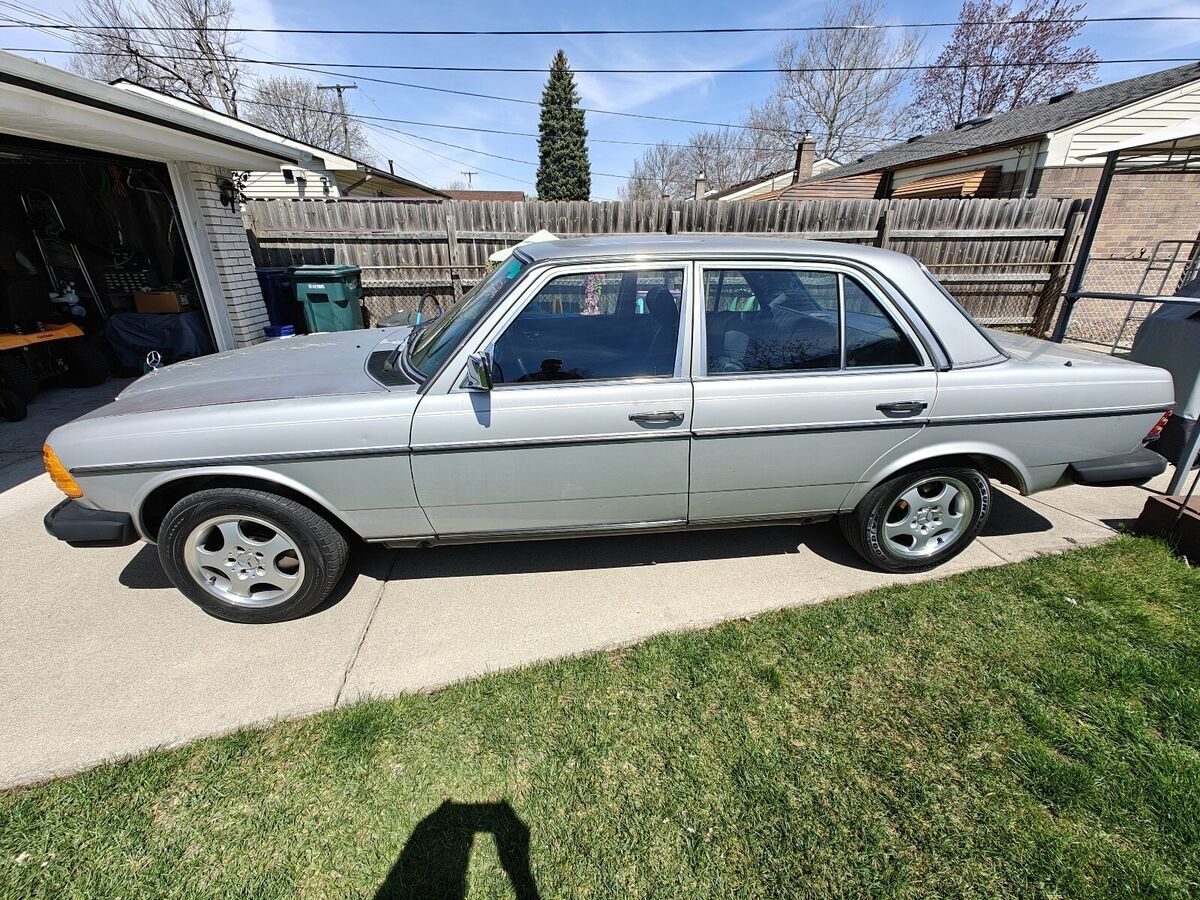 1984 Mercedes-Benz 300-Series DT - photo 4