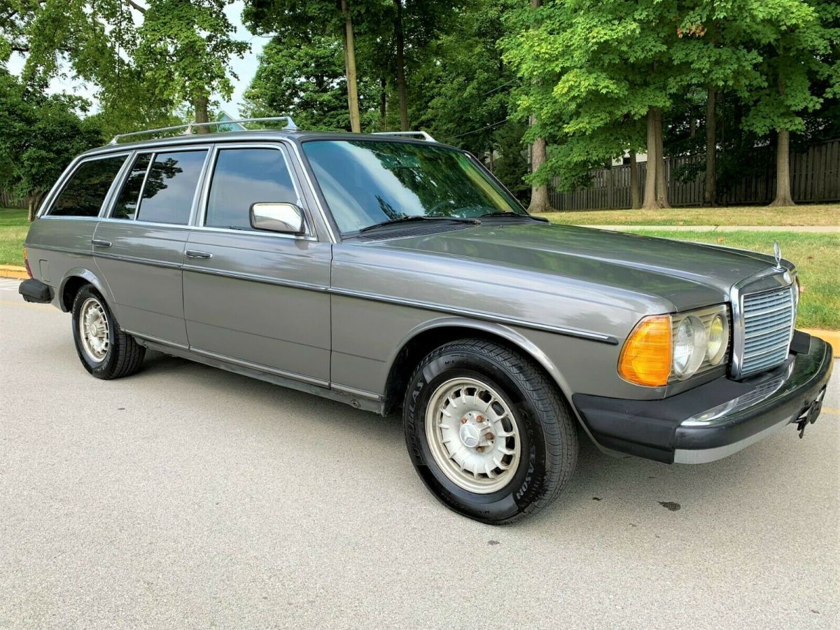 1984 Mercedes-Benz 300-Series *W123*300TD TURBODIESEL DIESEL WAGON*NO RESERVE! - photo 2
