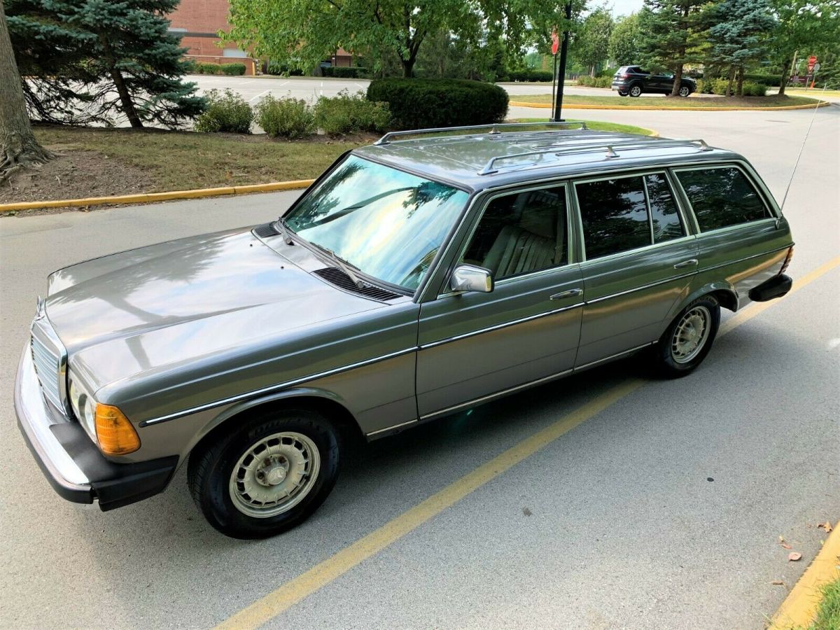 1984 Mercedes-Benz 300-Series *W123*300TD TURBODIESEL DIESEL WAGON*NO RESERVE! - photo 4