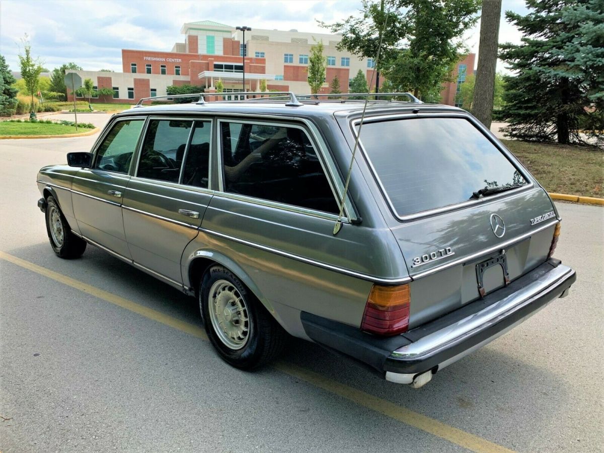 1984 Mercedes-Benz 300-Series *W123*300TD TURBODIESEL DIESEL WAGON*NO RESERVE! - photo 7