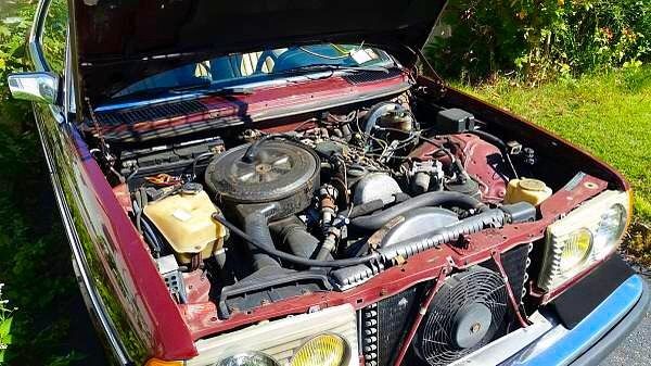 1984 Mercedes-Benz 300-Series Base Coupe 2-Door - photo 4