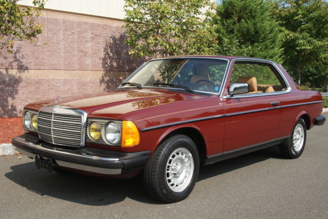 1984 Mercedes-Benz 300-Series Base Coupe 2-Door - photo 2