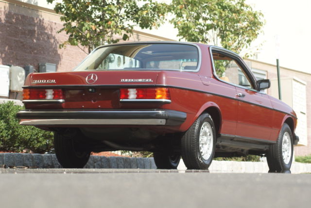 1984 Mercedes-Benz 300-Series Base Coupe 2-Door - photo 7
