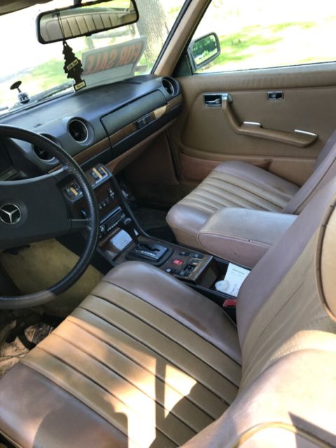 1984 Mercedes-Benz 300-Series - photo 2