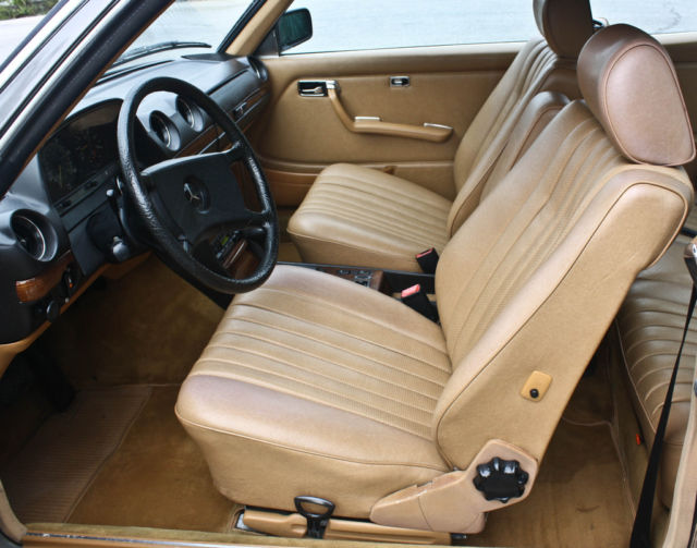1984 Mercedes-Benz 300-Series Base Coupe 2-Door - photo 10