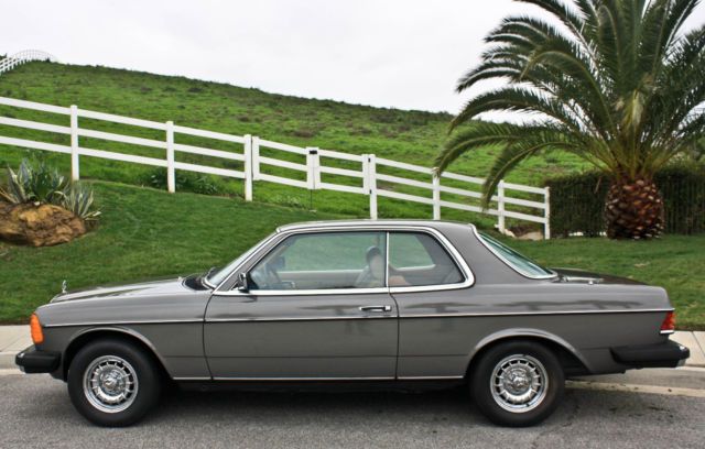 1984 Mercedes-Benz 300-Series Base Coupe 2-Door - photo 2