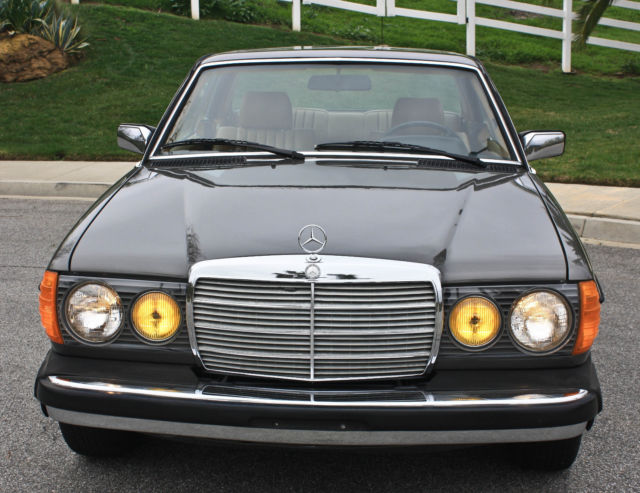 1984 Mercedes-Benz 300-Series Base Coupe 2-Door - photo 4