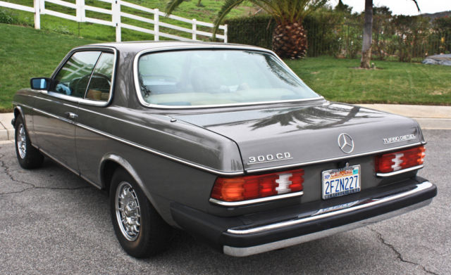 1984 Mercedes-Benz 300-Series Base Coupe 2-Door - photo 6
