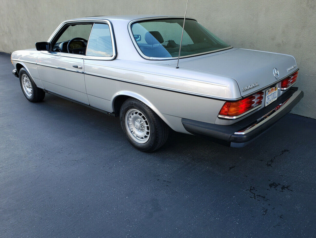 1984 Mercedes-Benz 300-Series 300CD - photo 2