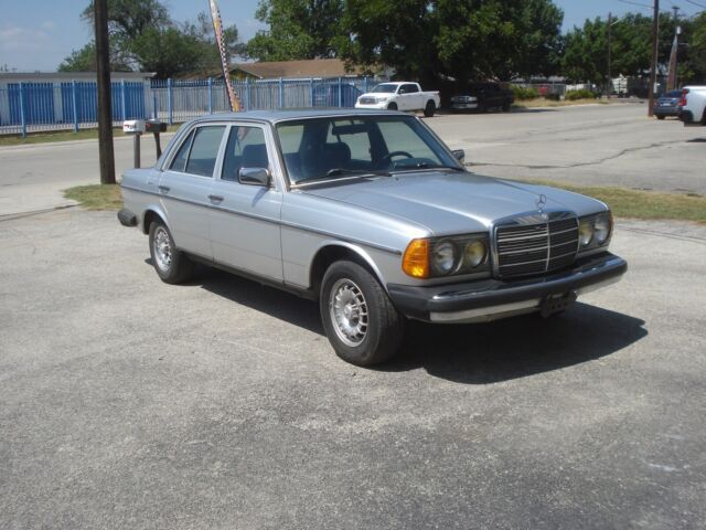 1984 Mercedes Benz 300D Diesel (W123) – drivable – 100% RUST-FREE! - Clean 1984 Mercedes-Benz 300-Series