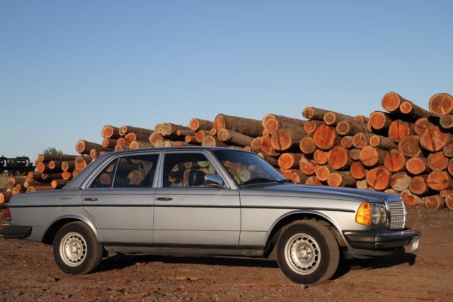 1984 Mercedes-Benz 300-Series - photo 2
