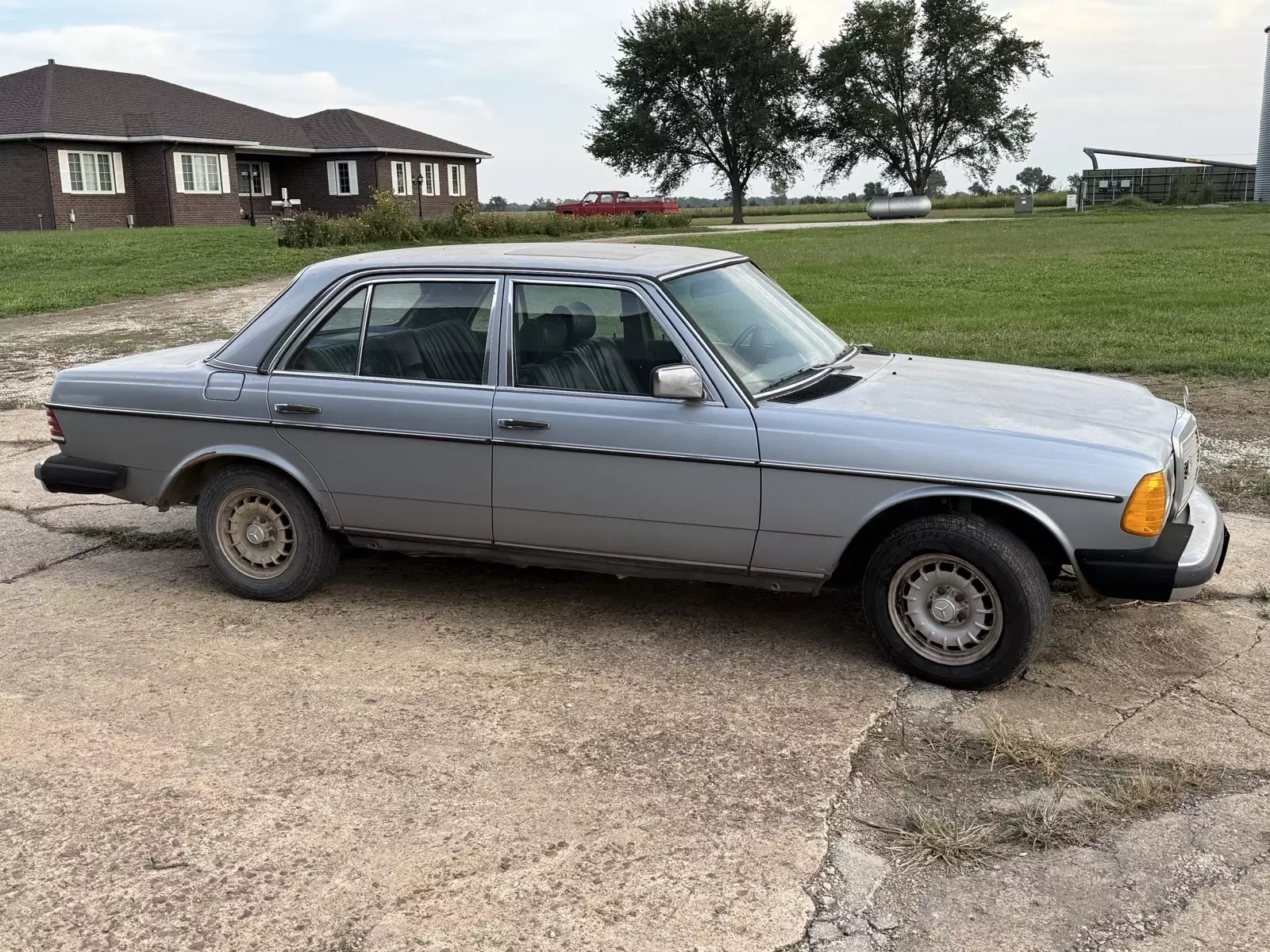 1984 Mercedes-Benz 300-Series DT