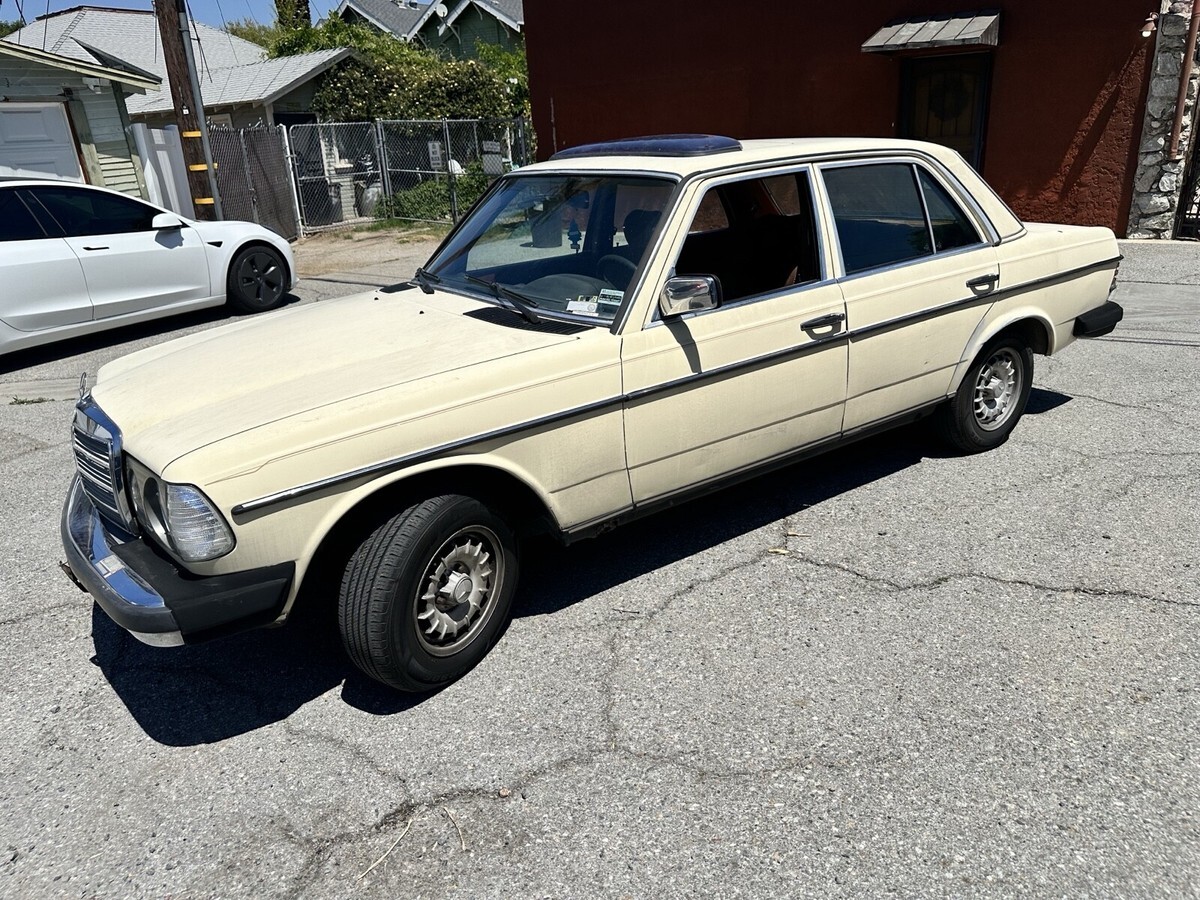 1984 Mercedes-Benz 300-Series DT - photo 2