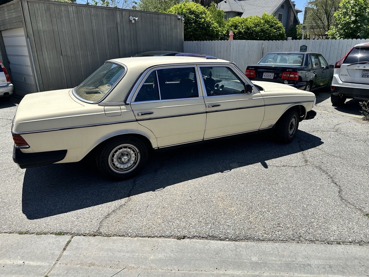 1984 Mercedes-Benz 300-Series DT - photo 3