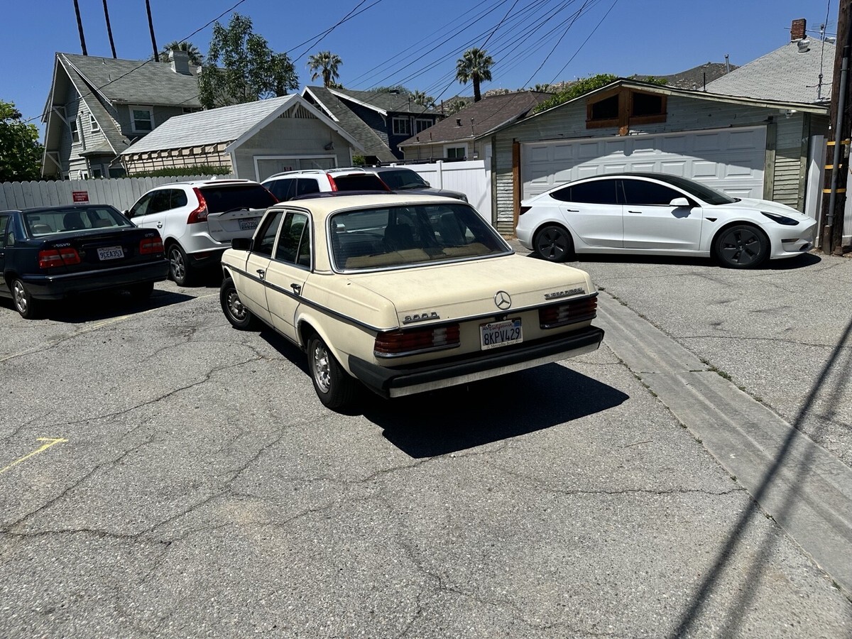 1984 Mercedes-Benz 300-Series DT - photo 4