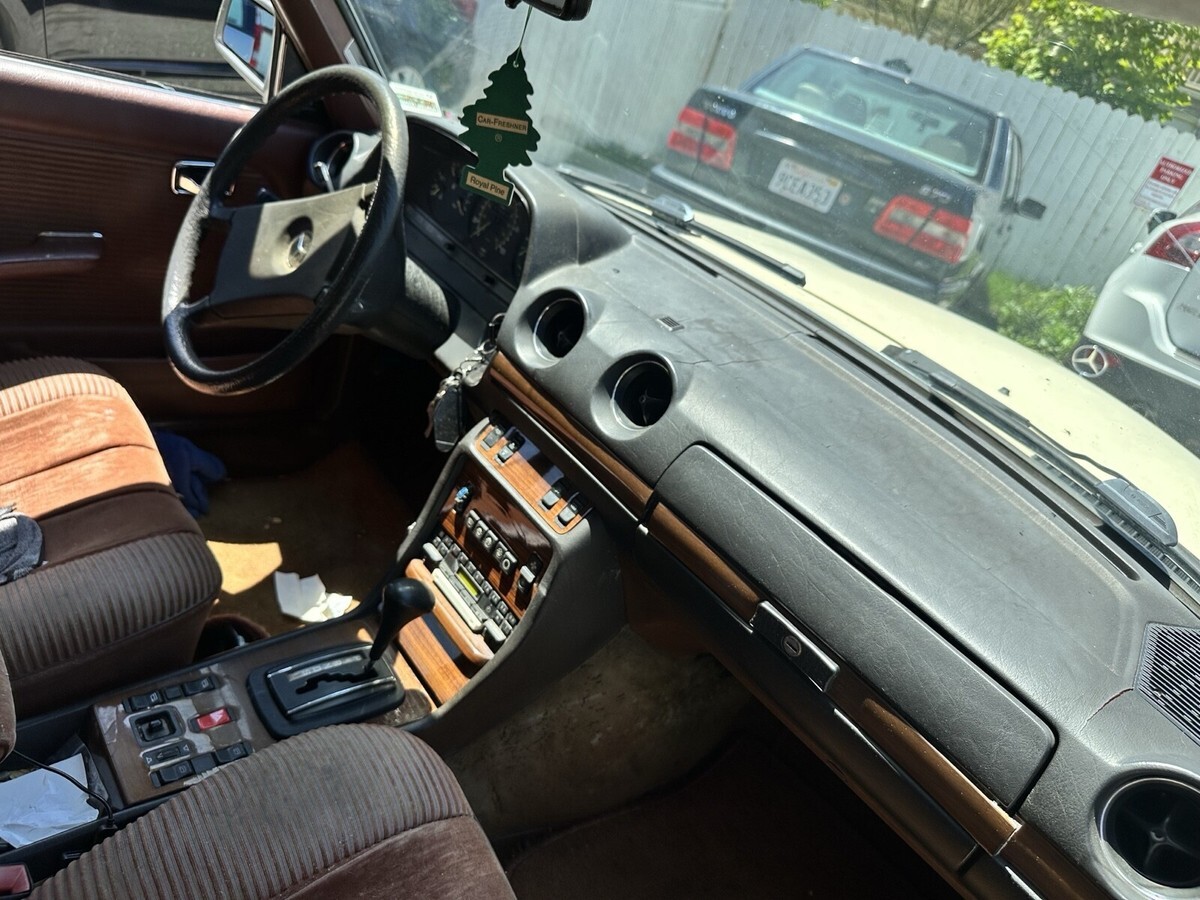 1984 Mercedes-Benz 300-Series DT - photo 7