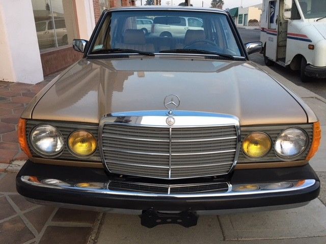 1984 Mercedes-Benz 300-Series - photo 2
