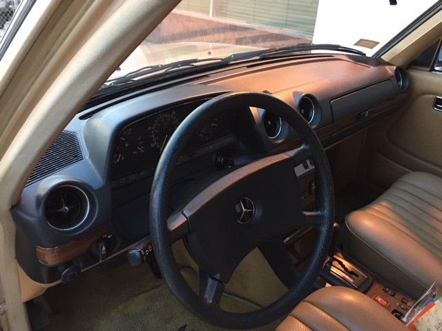 1984 Mercedes-Benz 300-Series - photo 8
