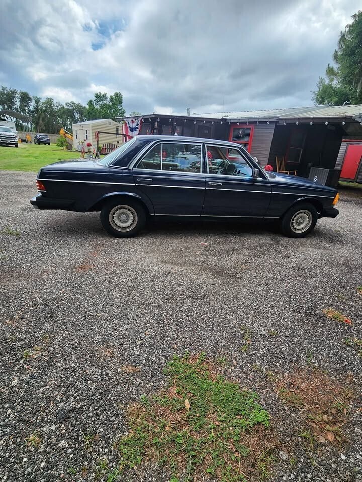 1984 Mercedes-Benz 300-Series - photo 2