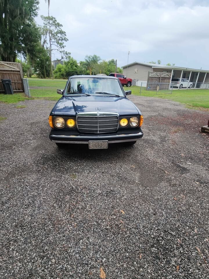 1984 Mercedes-Benz 300-Series - photo 3