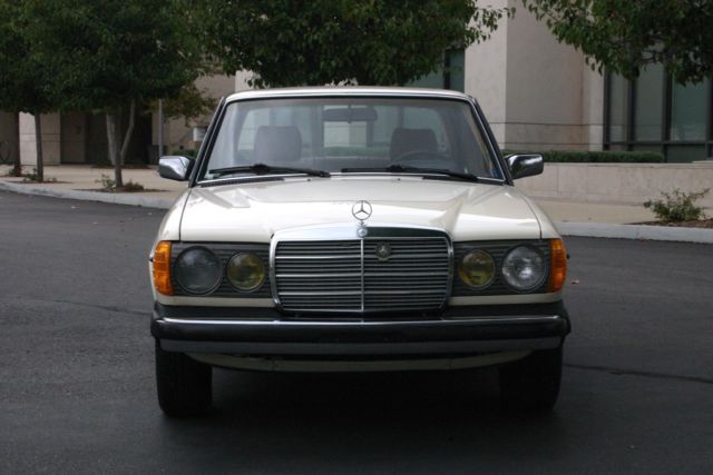 1984 Mercedes-Benz 300-Series 300D Turbodiesel W123 - photo 2