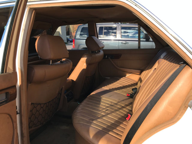 1984 Mercedes-Benz 300-Series Base Sedan 4-Door - photo 11